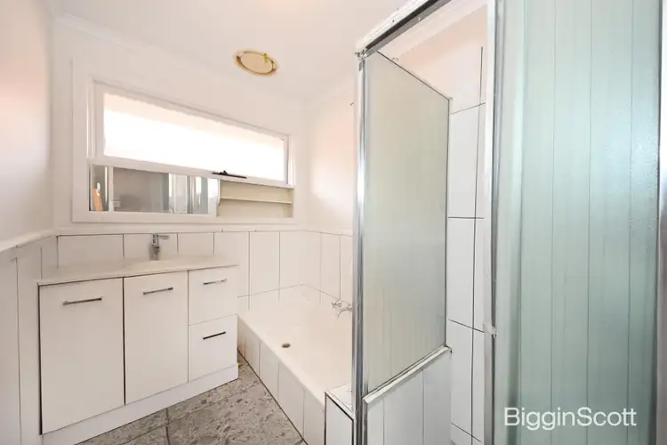 Fourth view of Homely house listing, 15 Glenmorgan Close, Clayton South VIC 3169