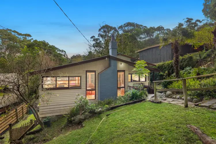 11 Gordon Avenue, Tecoma VIC 3160