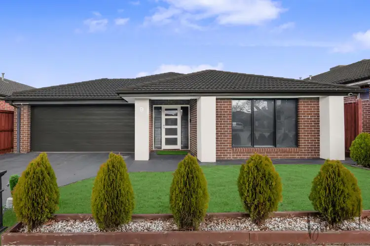 9 Nebula Crescent, Mickleham VIC 3064