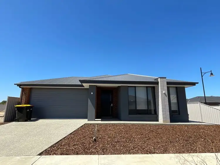 14 Livingston Boulevard, Benalla VIC 3672