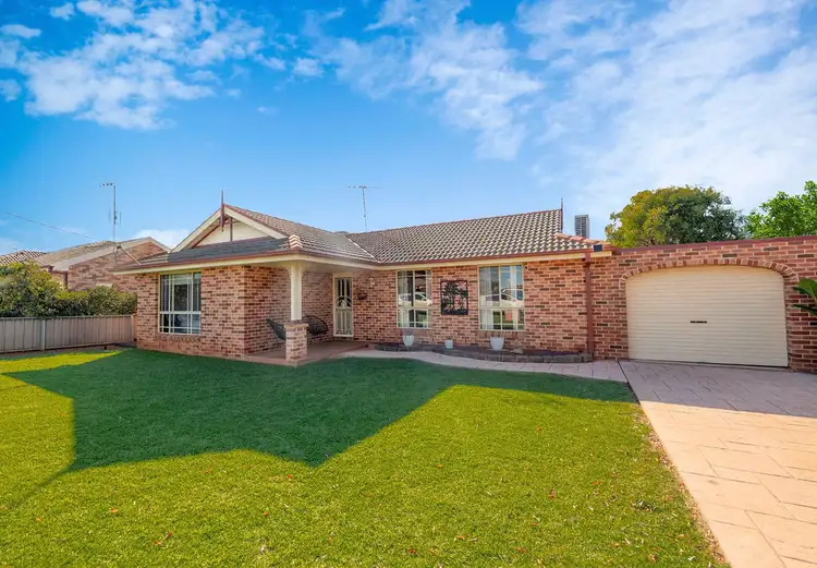 60 Best Street, Parkes NSW 2870