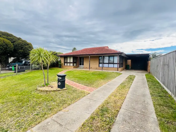 4 Raheen Place, Melton West VIC 3337