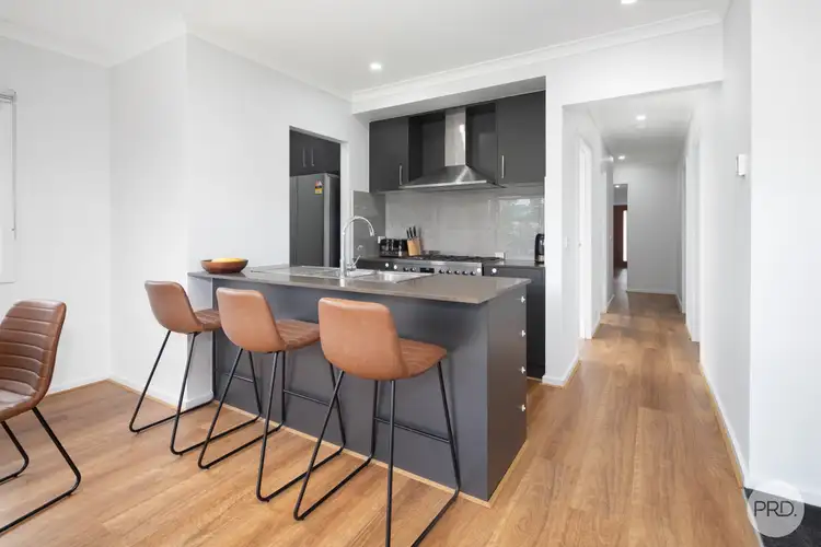 Second view of Homely house listing, 2 Henlix Court, Mount Clear VIC 3350