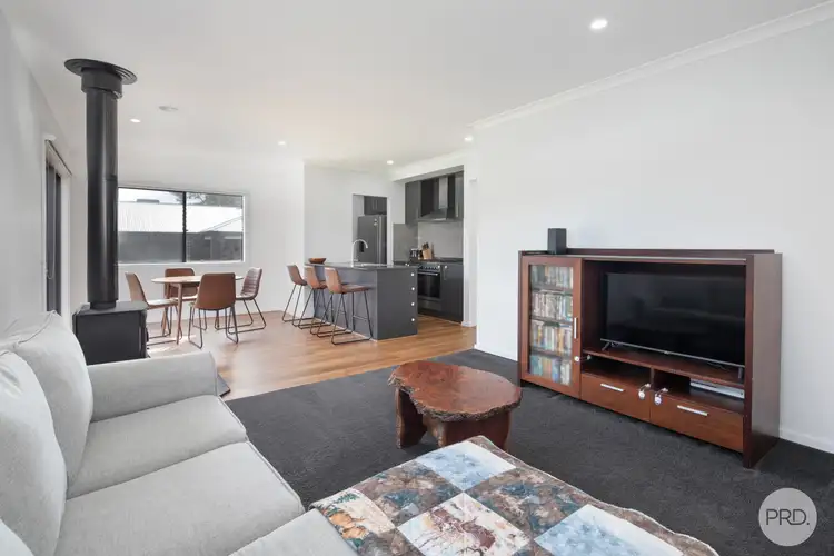 Fourth view of Homely house listing, 2 Henlix Court, Mount Clear VIC 3350