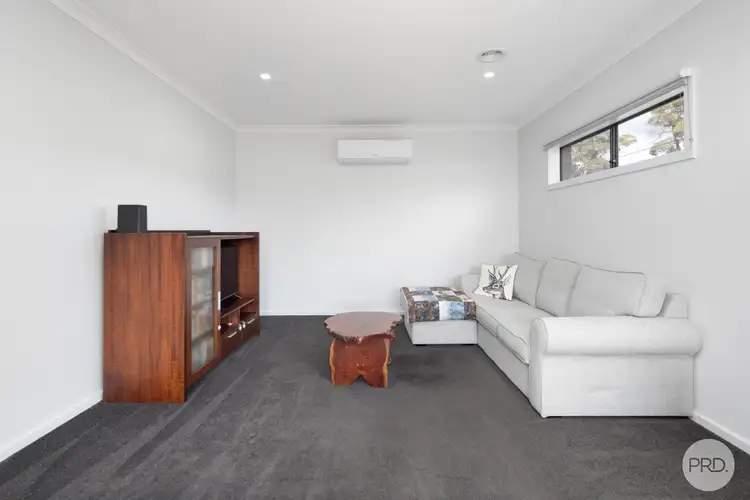 Fifth view of Homely house listing, 2 Henlix Court, Mount Clear VIC 3350