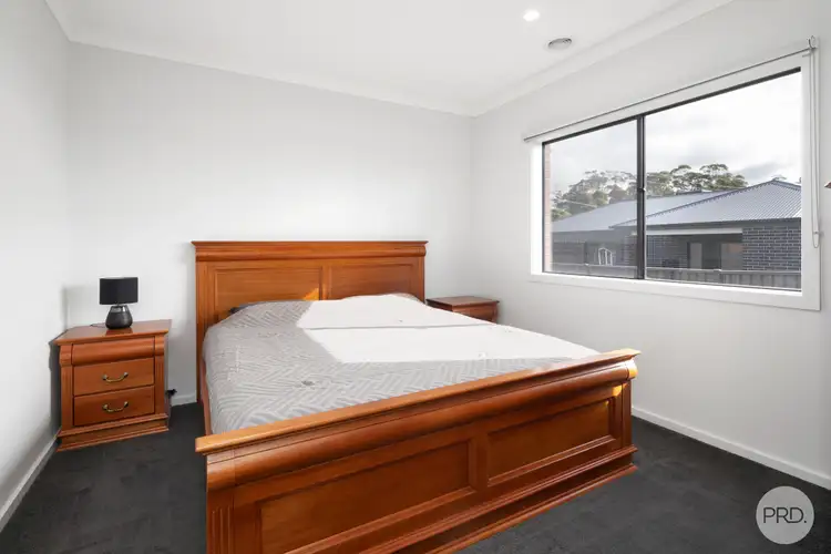 Sixth view of Homely house listing, 2 Henlix Court, Mount Clear VIC 3350