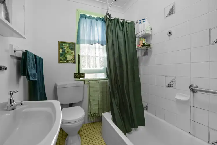Fifth view of Homely house listing, 275 Northcliffe Drive, Berkeley NSW 2506