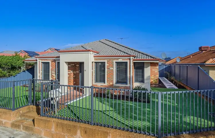 11 Peppies Crescent