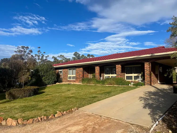 1 Eastview Street, Clare SA 5453