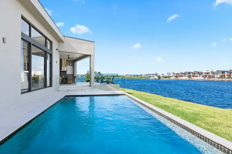 12 Kim Court, Helensvale QLD 4212