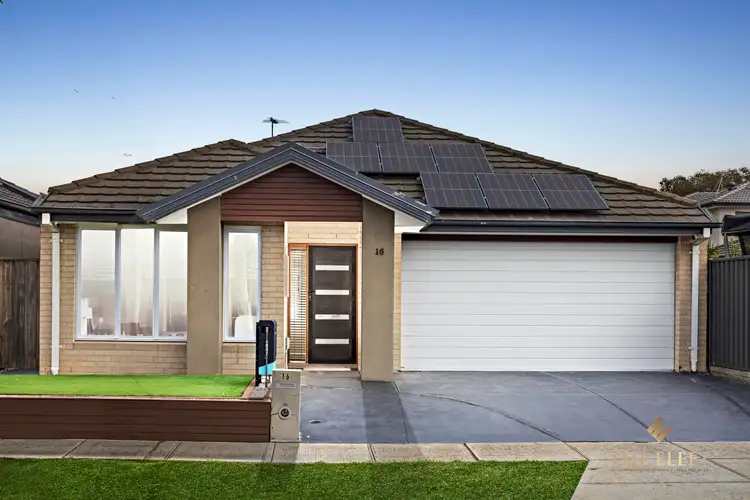 16 Holly Green Circuit, Truganina VIC 3029