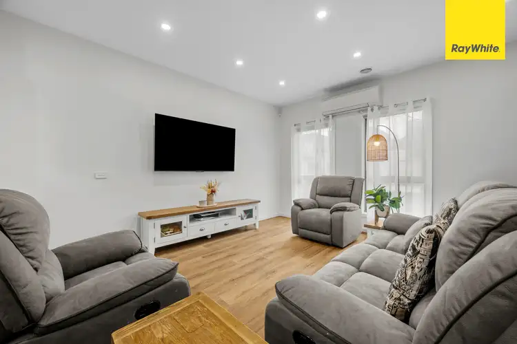 Second view of Homely house listing, 1/8 Cherington Place, Strathtulloh VIC 3338