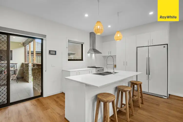 Fifth view of Homely house listing, 1/8 Cherington Place, Strathtulloh VIC 3338