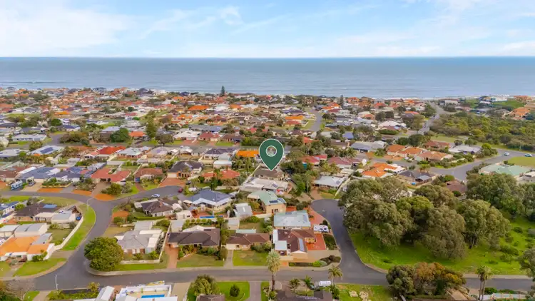 1/4 La Gavas Court, Halls Head WA 6210