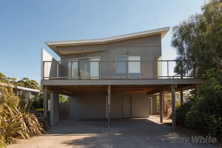 2 Chloe Close, Cowes VIC 3922