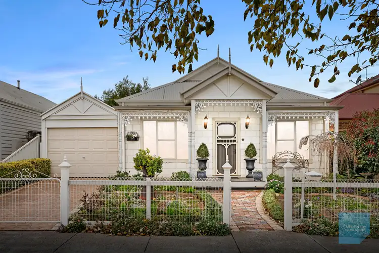 27 Edgbaston Parade, Caroline Springs VIC 3023