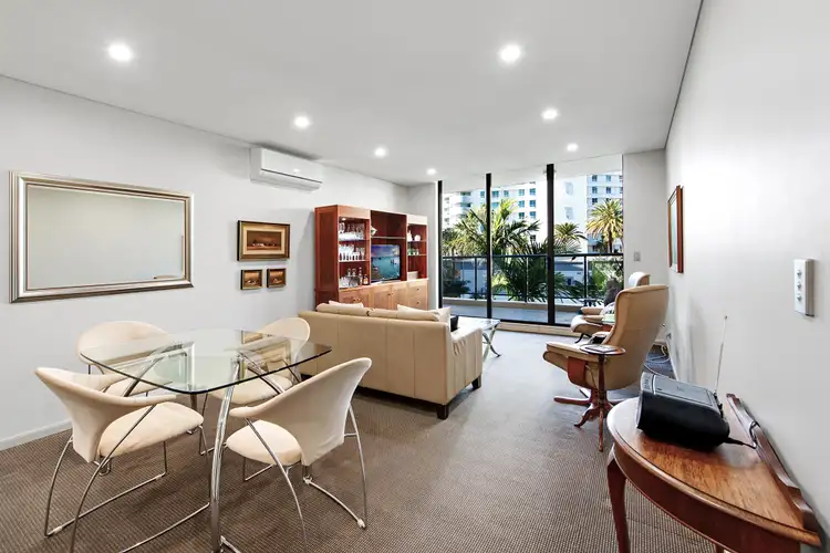 1 Aqua Street