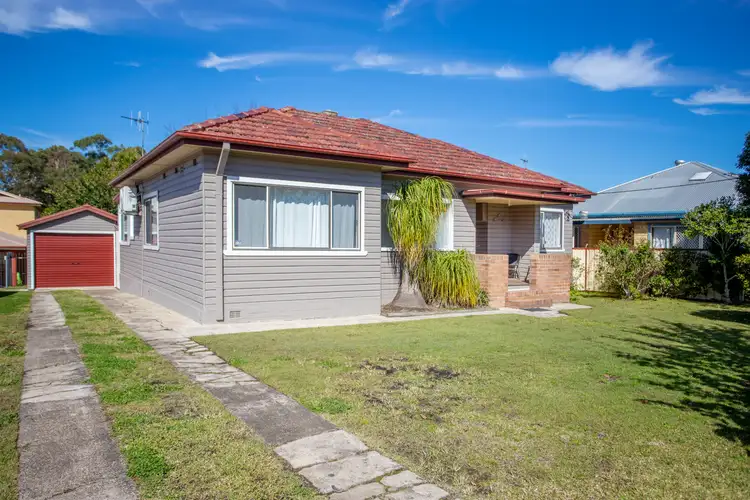 22 Crescent Avenue, Taree NSW 2430