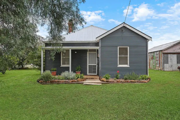 33 Kennas Lane, Glenormiston South VIC 3265