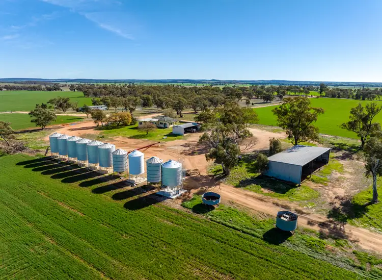 'Glenyarren' 8482 Newell Highway, Beckom NSW 2665