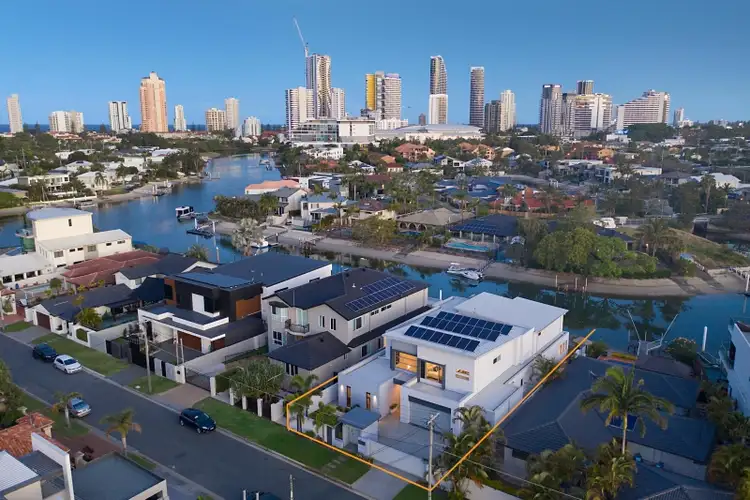 20 Andrea Avenue, Broadbeach Waters QLD 4218