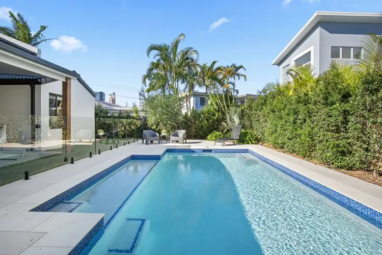 35 Boongala Road, Broadbeach Waters QLD 4218