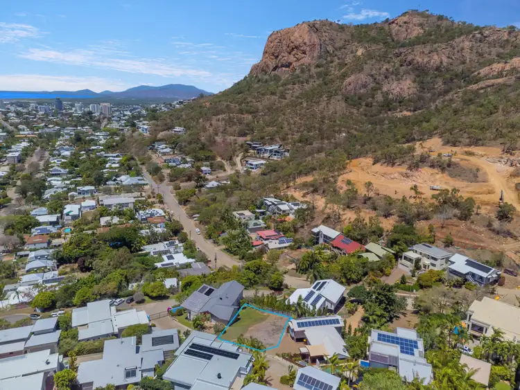 2 Toorak Place, Castle Hill QLD 4810