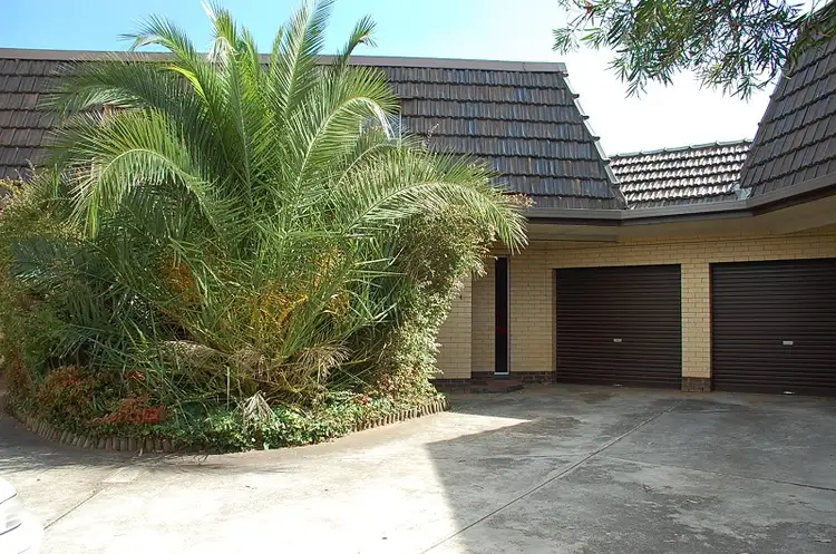 4/23 DWYER ROAD