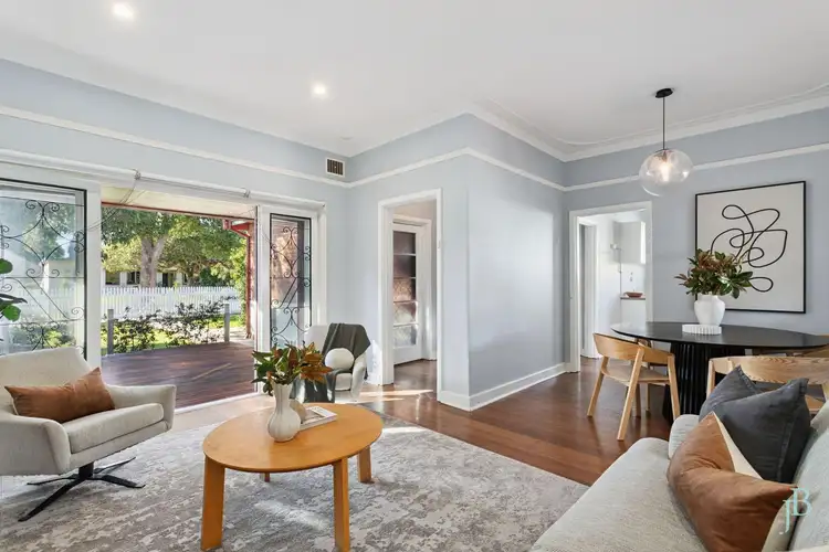 35 Henning Crescent, Manning WA 6152