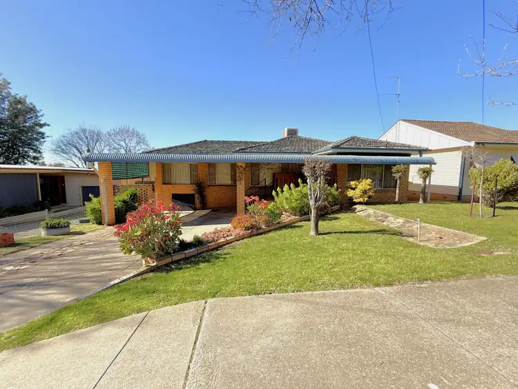 62 Campbell Street, Young NSW 2594