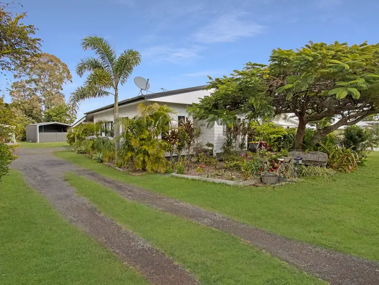 18 Brighton Street, Point Vernon QLD 4655