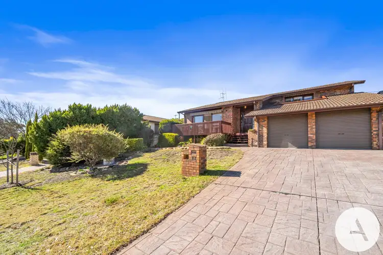 12 Mckail Crescent