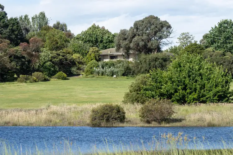 1923 Samaria Road, Moorngag VIC 3673