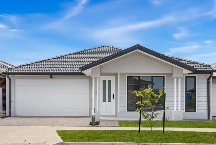 30 Coolangatta Drive, Mickleham VIC 3064