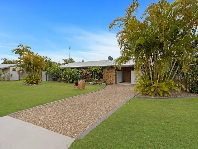 11 Owen Crescent, Urangan QLD 4655