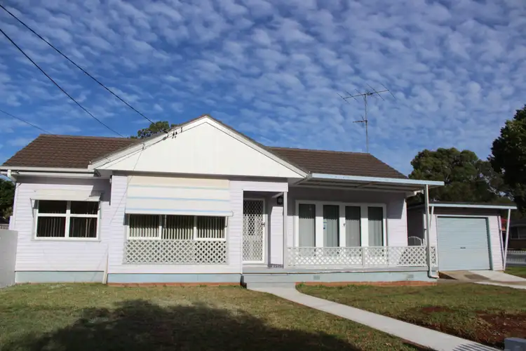 14 Burdett Cres, Blacktown NSW 2148