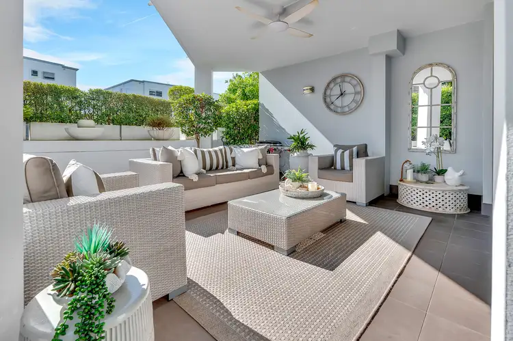 1T/28 Bayview Street, Runaway Bay QLD 4216