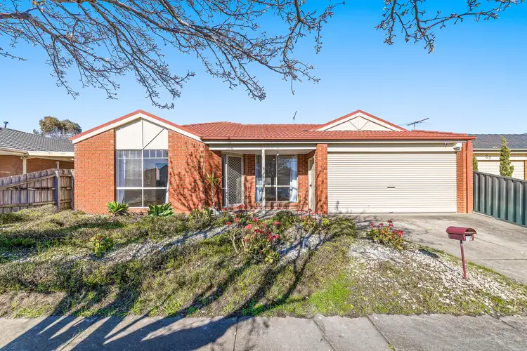 27 Stephellen Way, Cranbourne West VIC 3977