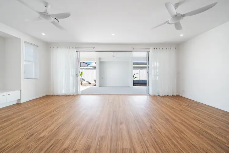8 Joy Street, Palmview QLD 4553