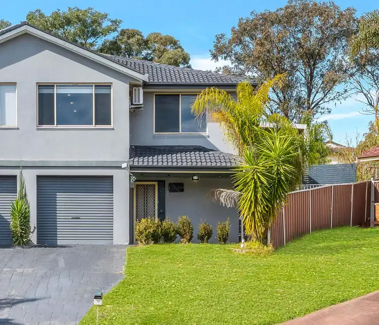 2/49 Diamontina Avenue, Kearns NSW 2558