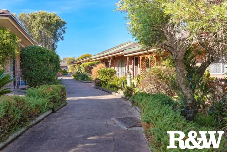 2/6 Dunsmore Street, Rooty Hill NSW 2766