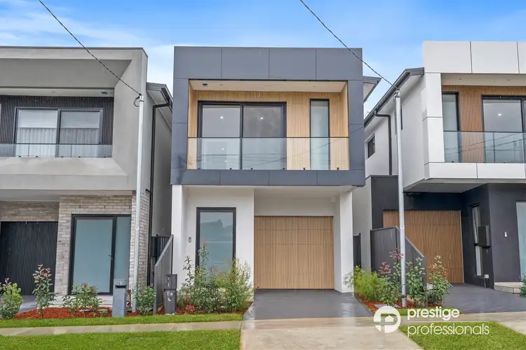11A Magree Crescent