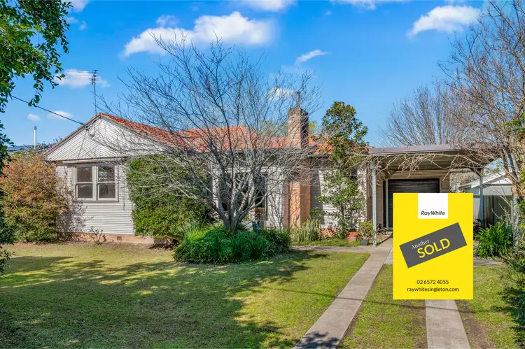 37 Barton Avenue, Singleton NSW 2330