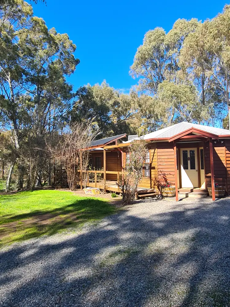 11 Powell Place, Clare SA 5453