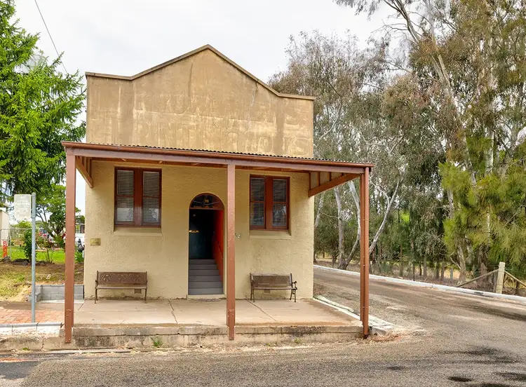 98 Pudman Street