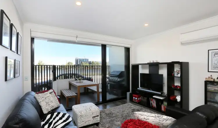 Fifth view of Homely house listing, 1/76 The Esplanade, Caroline Springs VIC 3023