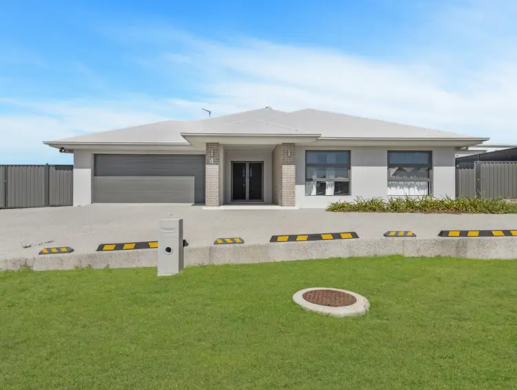 4 Bergamot Court, Nikenbah QLD 4655