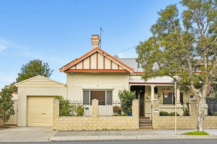 586 William Street