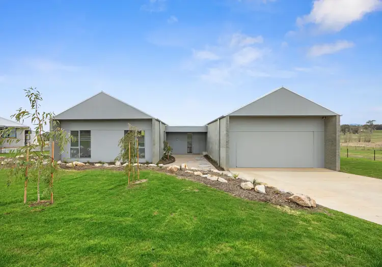 Second view of Homely house listing, 7 Greenslopes Avenue, Mansfield VIC 3722