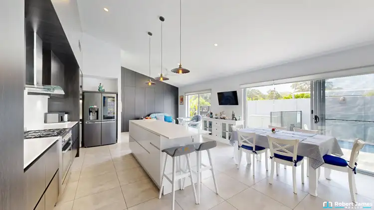 9 Livingstone Street, Tewantin QLD 4565